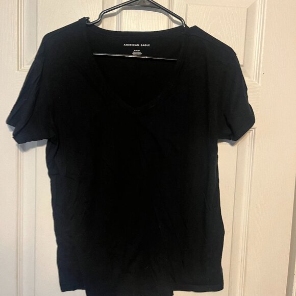 American Eagle Outfitters Tops - EUC American Eagle Black V-Neck T-Shirt Size S